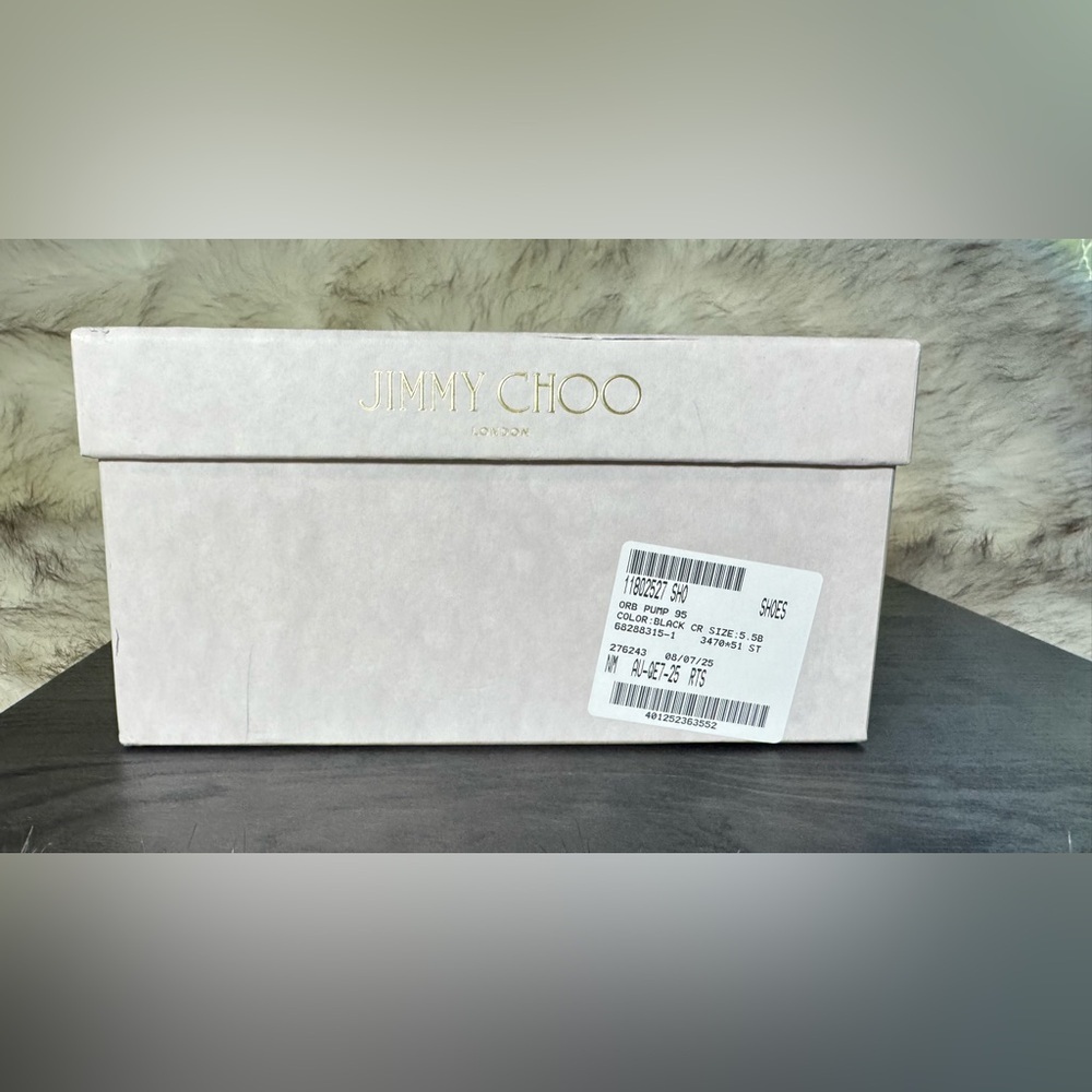 JIMMY CHOO
Crystal Orb Velvet Pumps
|EU 35.5 - Picture 8 of 12